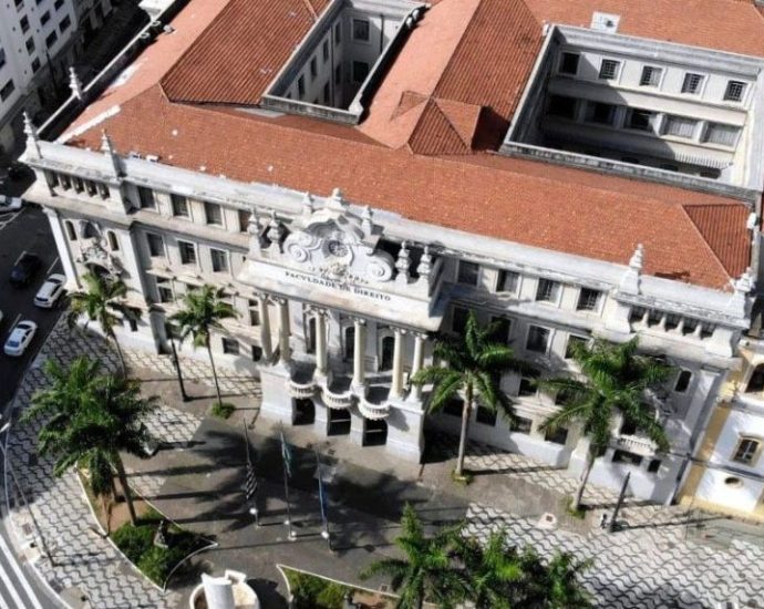 Entidades Civis Reivindicam Código de Conduta para o STF em Ato na USP