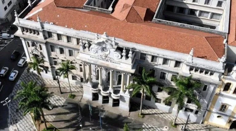 Entidades Civis Reivindicam Código de Conduta para o STF em Ato na USP Entidades Civis Reivindicam Código de Conduta para o STF em Ato na USP