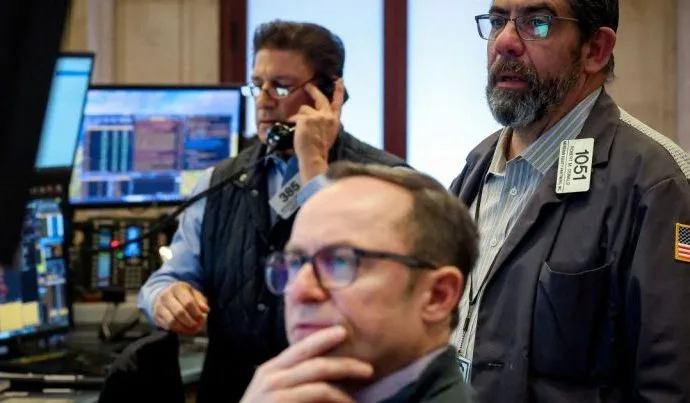Wall Street Enfrenta Queda Acentuada com Alta do Petróleo e Crescentes Tensões no Oriente Médio Wall Street Enfrenta Queda Acentuada com Alta do Petróleo e Crescentes Tensões no Oriente Médio