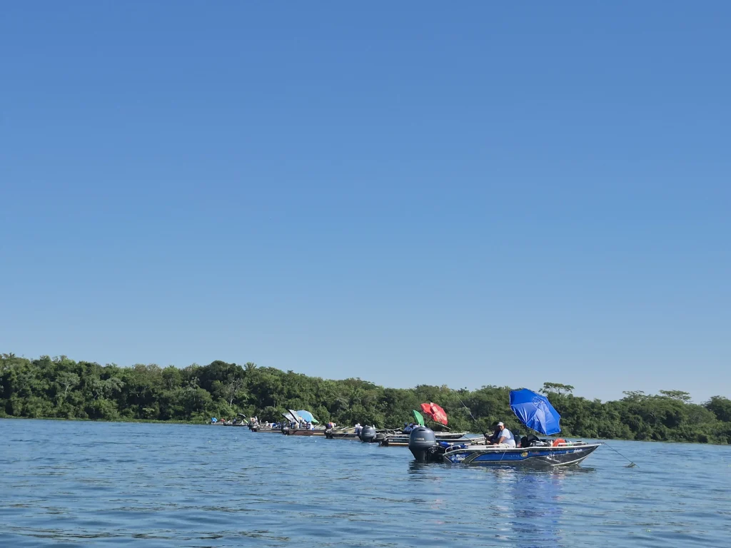 Torneio de pesca anima competidores em Castilho