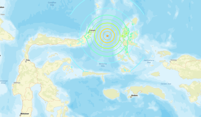 Terremoto de 7,8 graus atinge o Mar das Molucas, na Indonésia