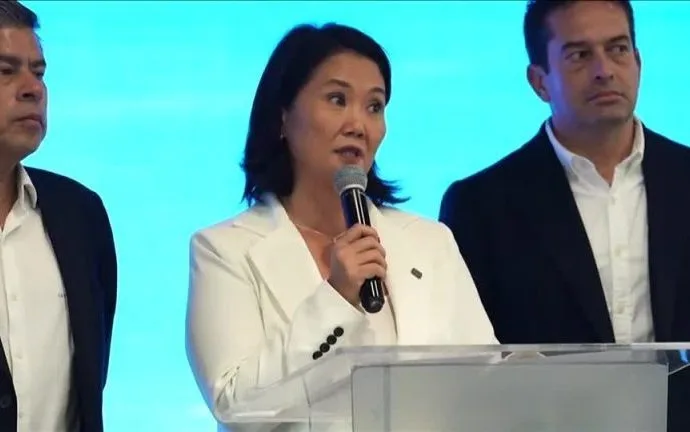 Keiko Fujimori assume a liderança nas eleições presidenciais do Peru