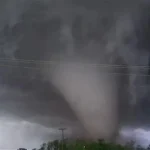 Tornados atingem Oklahoma e deixam pelo menos 10 feridos
