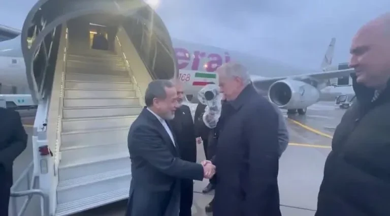 Chanceler Iraniano se Reúne com Putin em São Petersburgo para Debater Relações Bilaterais Chanceler Iraniano se Reúne com Putin em São Petersburgo para Debater Relações Bilaterais