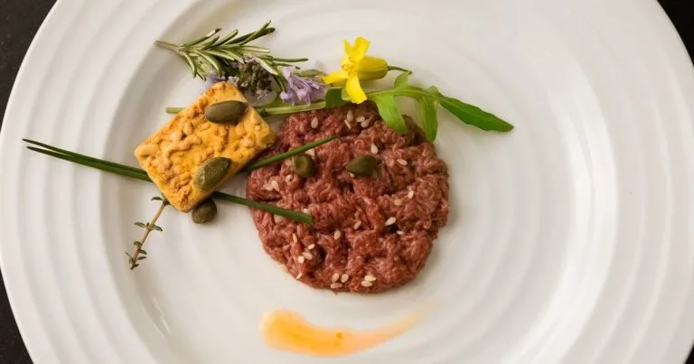 Avanços e Desafios da Carne Cultivada no Cenário Global