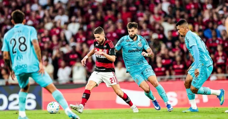 Lautaro Díaz brilha e marca golaço no Maracanã em vitória do Santos sobre o Flamengo