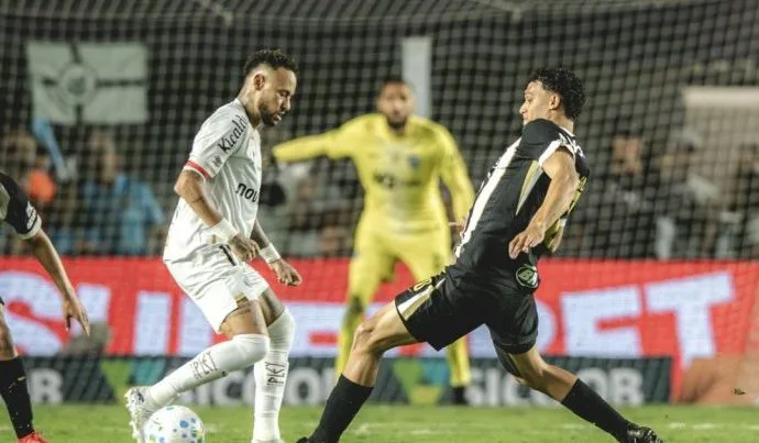 Santos vence Atlético-MG por 1 a 0 e se afasta da zona de rebaixamento Santos vence Atlético-MG por 1 a 0 e se afasta da zona de rebaixamento