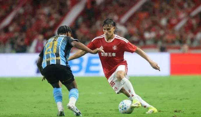 Internacional e Grêmio empatam sem gols em clássico do Brasileirão