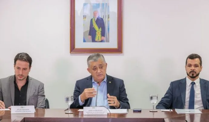 Ministro classifica alta dos juros como problema grave e Lula deve discutir o tema