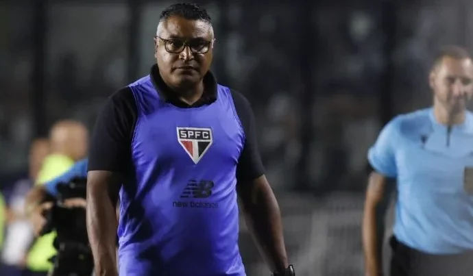 Roger Machado segue no comando do São Paulo após derrota e se prepara para Copa do Brasil