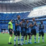 Grêmio conquista vitória sobre Coritiba com destaque para jovem promessa