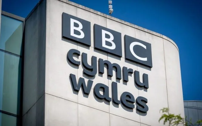 Ex-produtor da BBC é condenado por crimes relacionados à pornografia infantil