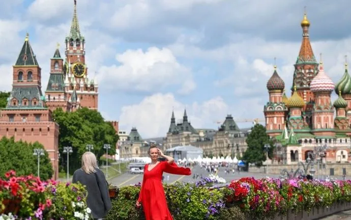 FMI eleva previsão de crescimento da economia russa em meio a tensões no Oriente Médio FMI eleva previsão de crescimento da economia russa em meio a tensões no Oriente Médio
