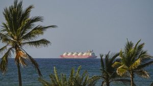 EUA planejam ampliar ações contra embarcações ligadas ao Irã em águas internacionais