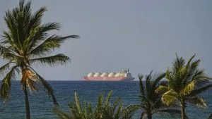 EUA planejam ampliar ações contra embarcações ligadas ao Irã em águas internacionais