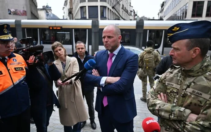 Ministro da Defesa da Bélgica defende gastos com alerta de drones de €50 milhões