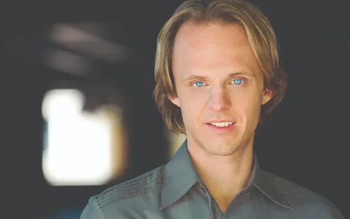 Pesquisador de OVNIs David Wilcock é encontrado morto em circunstâncias suspeitas