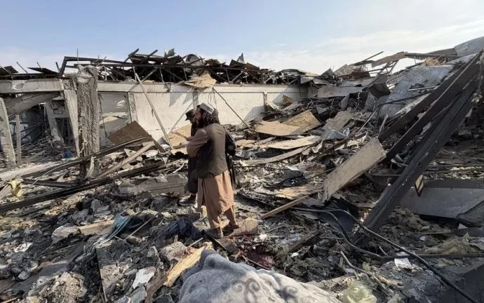 Afeganistão acusa Paquistão de crimes de guerra após ataques em Kunar