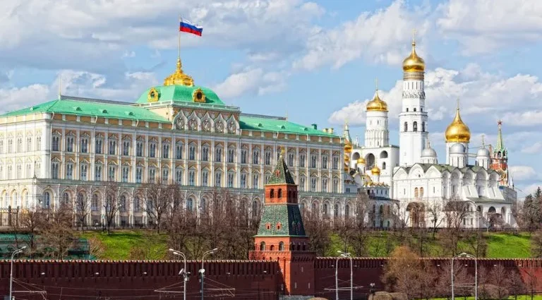 Kremlin comenta decisão dos Emirados Árabes de sair da OPEP