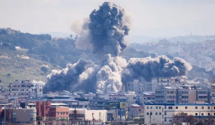 Ataques em Líbano resultam em 89 mortes e 700 feridos, segundo autoridades locais Ataques em Líbano resultam em 89 mortes e 700 feridos, segundo autoridades locais