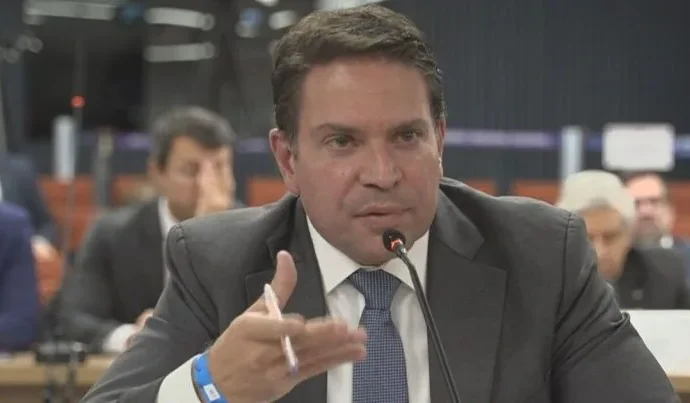 Delegada assume cargo após expulsão de servidor dos EUA ligado a caso de Alexandre Ramagem