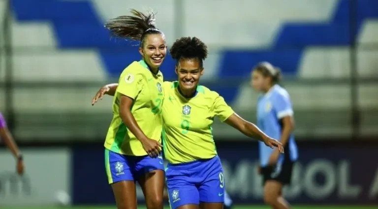 Brasil Sub-17 Feminino derrota Uruguai e lidera Sul-Americano