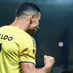 Cristiano Ronaldo brilha e Al Nassr goleia, disparando na liderança do Campeonato Saudita