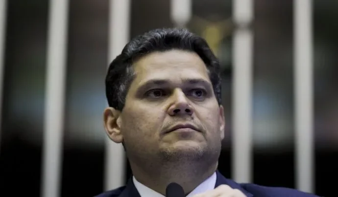 Rejeição de Jorge Messias no STF Impacta Cenário Político de Alcolumbre