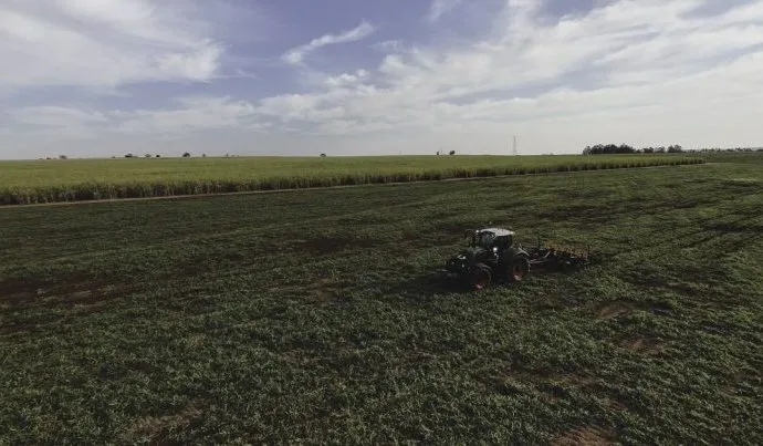 Tratores Autônomos Prometem Revolucionar a Produção de Cana-de-Açúcar no Brasil