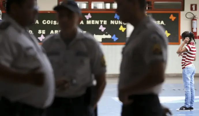 Lula critica escolas cívico-militares durante sanção do novo Plano Nacional de Educação