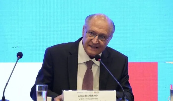 Alckmin critica candidaturas de defensores de ditaduras