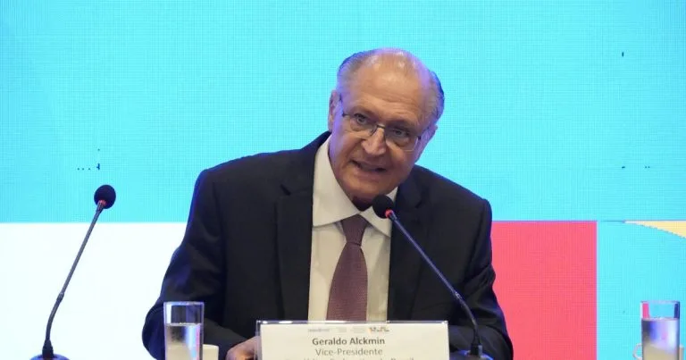 Alckmin critica candidaturas de defensores de ditaduras