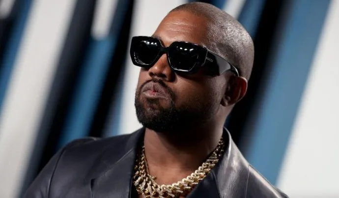 Kanye West adia show na França após polêmicas envolvendo suas declarações