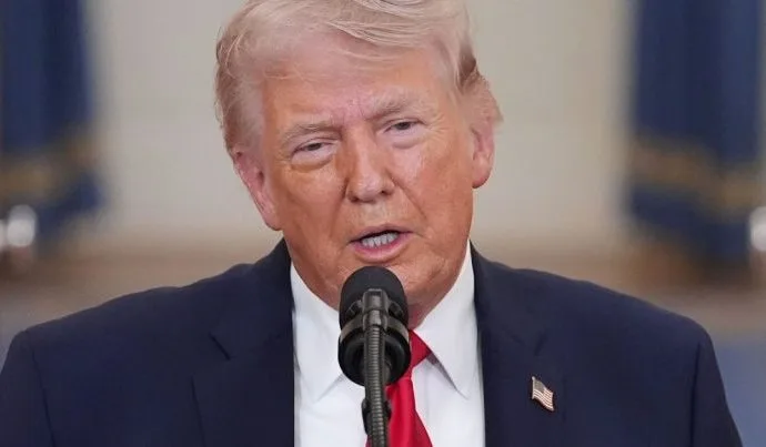 EUA realizam operação de resgate de oficial abatido no Irã, afirma Trump