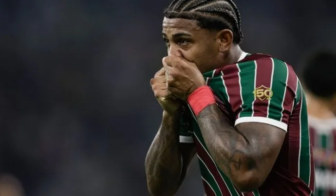 Empate entre Fluminense e Coritiba em jogo equilibrado no Couto Pereira