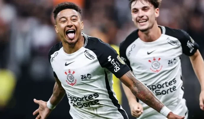 Corinthians vence Peñarol e mantém 100% na Libertadores