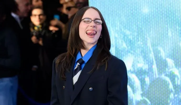 Billie Eilish brilha na première de seu filme-concerto em Londres Billie Eilish brilha na première de seu filme-concerto em Londres