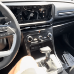 Hyundai admite falha em Creta Action 2026 com buraco no painel