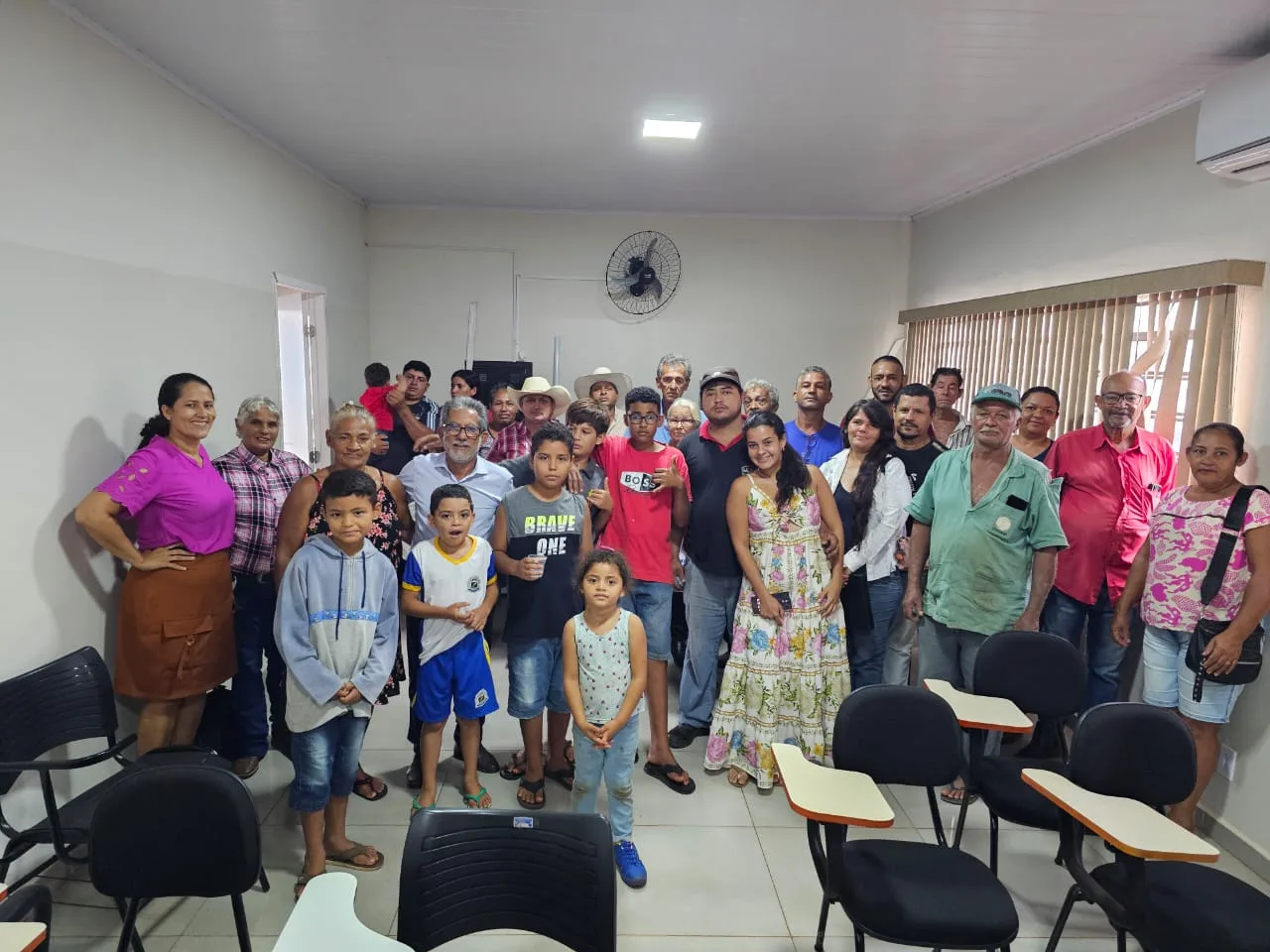 REGULARIZAÇÃO FUNDIÁRIA GARANTE DIREITOS A FAMÍLIAS REGULARIZAÇÃO FUNDIÁRIA GARANTE DIREITOS A FAMÍLIAS