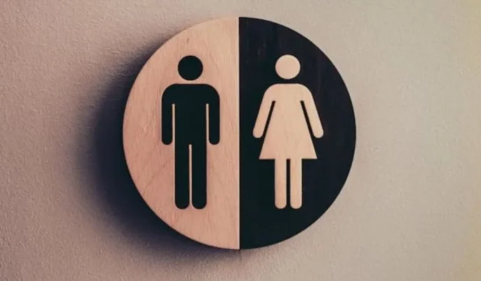 Prefeitura de Campo Grande Sanciona Lei que Proíbe Mulheres Trans de Usarem Banheiros Femininos