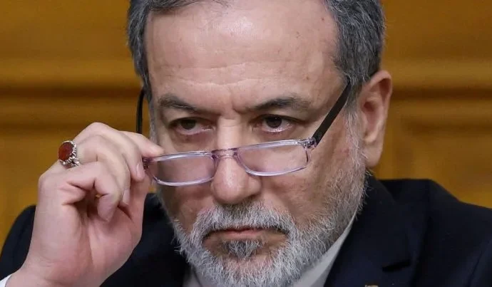 Chanceler iraniano discute cessar-fogo com autoridades paquistanesas