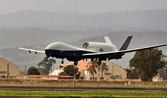 EUA perdem drone de US$ 240 milhões no Golfo Pérsico EUA perdem drone de US$ 240 milhões no Golfo Pérsico