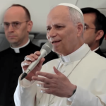 Papa Leão XIV minimiza confronto com Donald Trump durante viagem à África