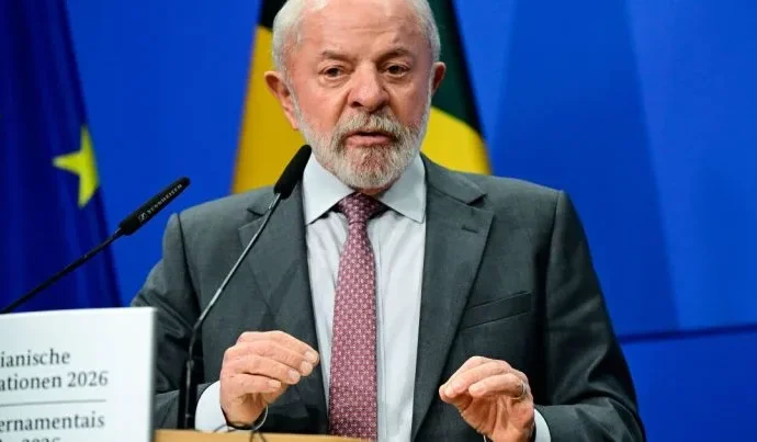 Lula conclui viagem à Europa em meio a tensões diplomáticas com os EUA Lula conclui viagem à Europa em meio a tensões diplomáticas com os EUA