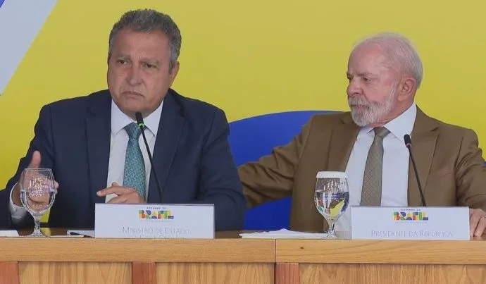 Governo Federal anuncia exonerações de três ministros