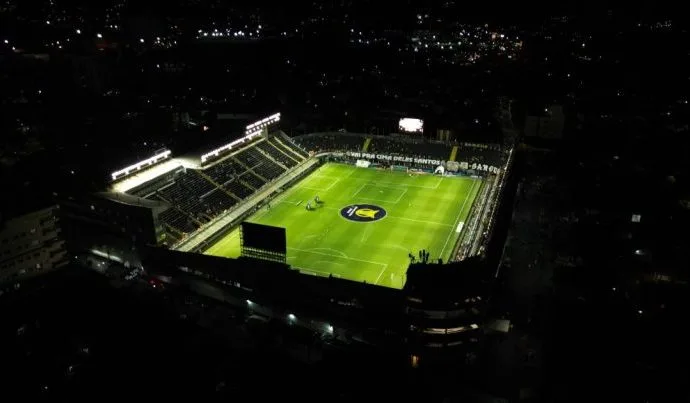 Atlético-MG e Santos se enfrentam na Vila em busca de recuperação no Brasileiro