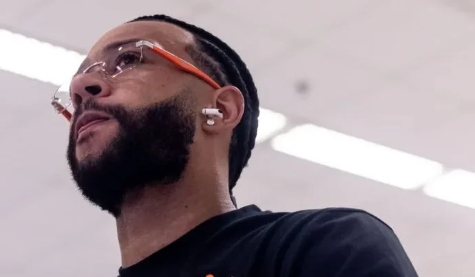 Corinthians busca patrocinadores para renovar contrato com Memphis Depay