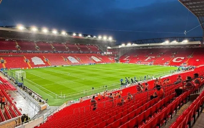 Liverpool e PSG se enfrentam em duelo decisivo na Champions League