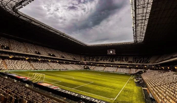 Atlético-MG e Flamengo se enfrentam em duelo decisivo pelo Brasileiro