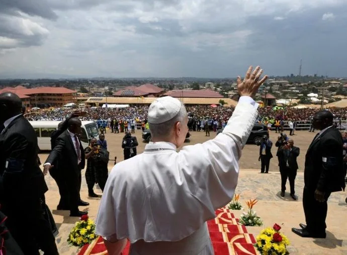 Quarto dia da visita do Papa na África: momentos em Bamenda